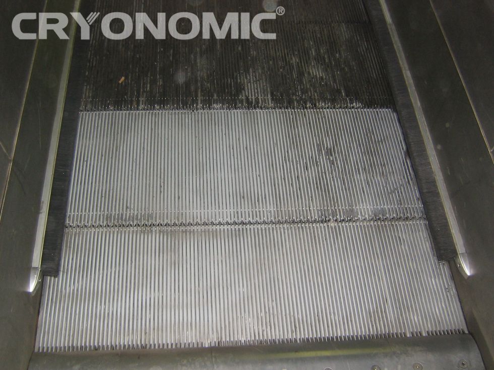 Einfache Reinigung von Rolltreppen mit Trockeneisgeräten von CRYONOMIC