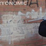 Graffiti ohne Chemie entfernen dank CRYONOMIC Maschinen mit Trockeneis
