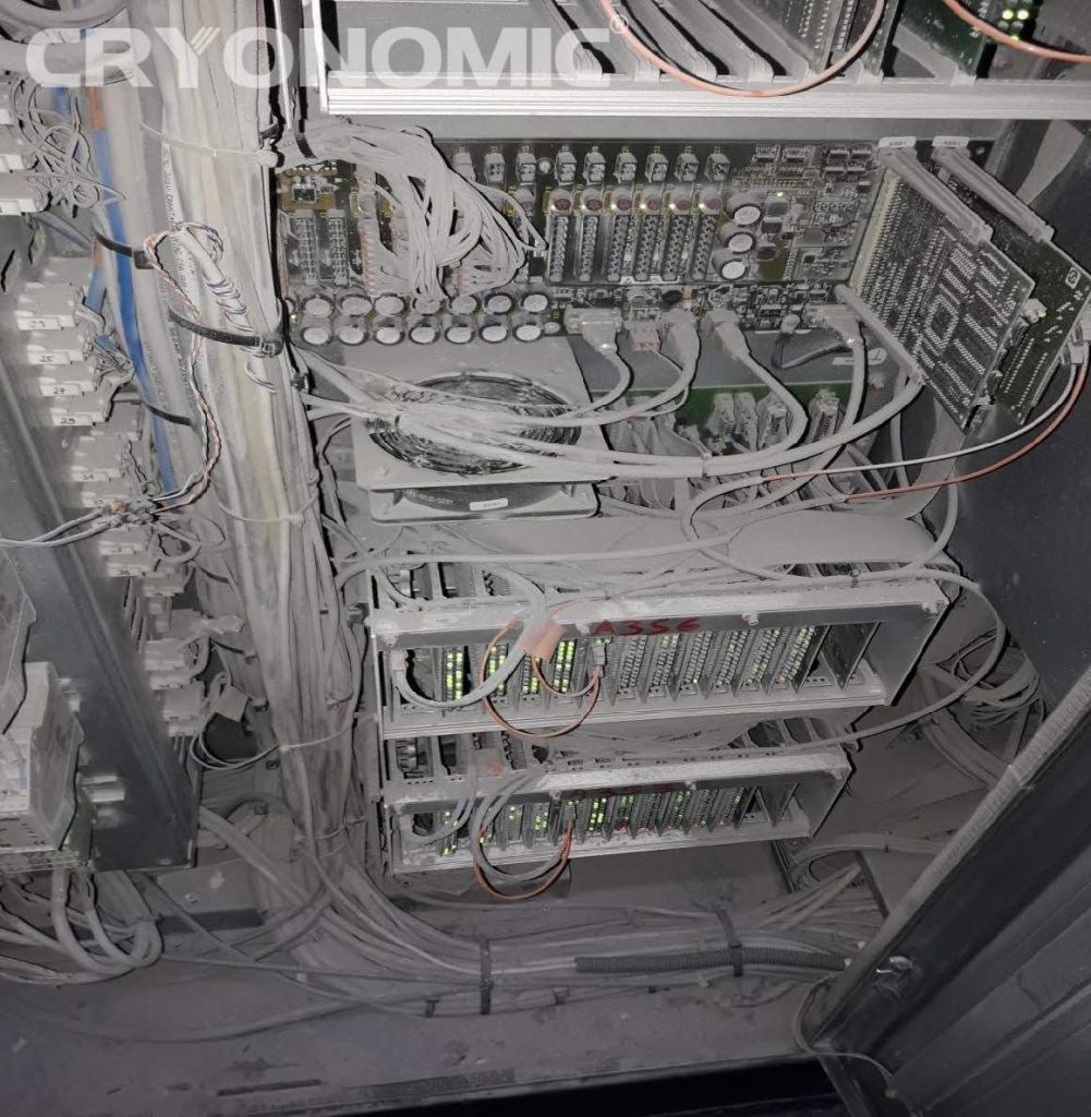 Elektronik ohne Gefahr mit Trockeneis Maschinen von CRYONOMIC reinigen