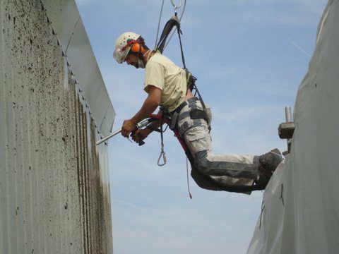 Flexible Reinigung mit Trockeneis dank langem Schlauch