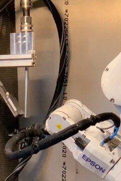 Epson Roboter mit Trockeneispistole